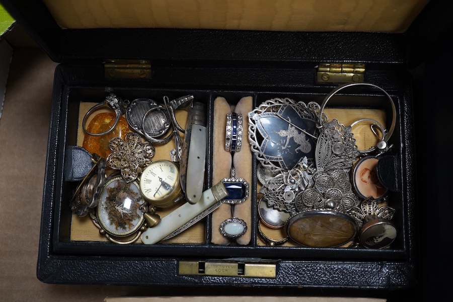 A quantity of assorted jewellery including costume and other items including bank notes, shell counters, etc. Condition - poor to fair to good